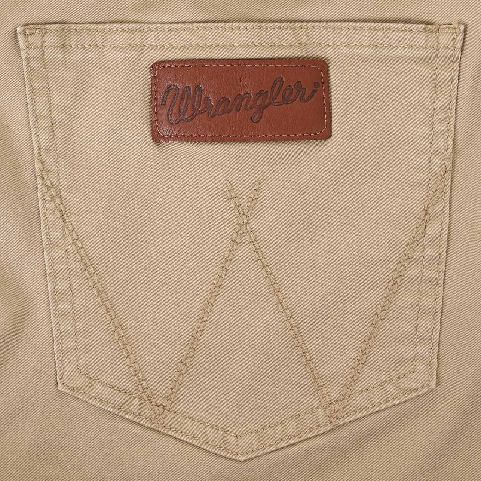 Wrangler Retro® Fawn Slim Straight Jean